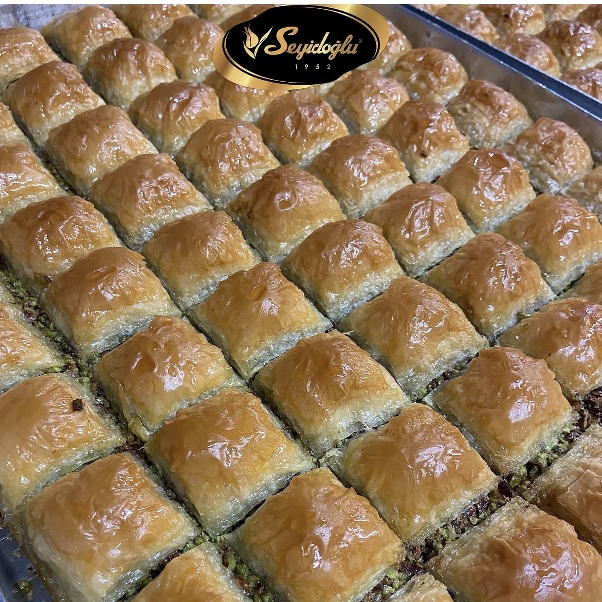 Seyidoğlu Antep Baklava with Antep Pistachio - 70 Slice